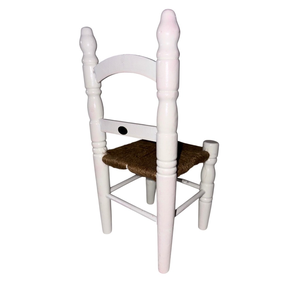 Miniature White Wood‎ Ladderback Chair with Woven Rush Seat Dollhouse Furniture - Picture 3 of 7